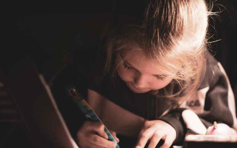 Enfants devoirs